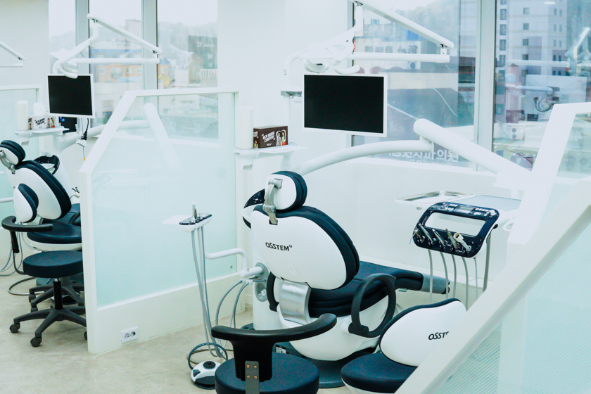 인비스치과 진료실 2